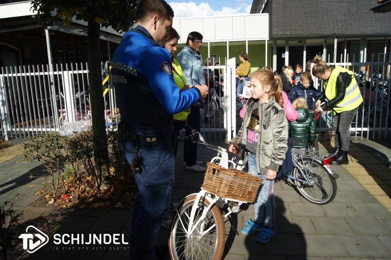 Fietsverlichting01Hoevenbraakokt2019