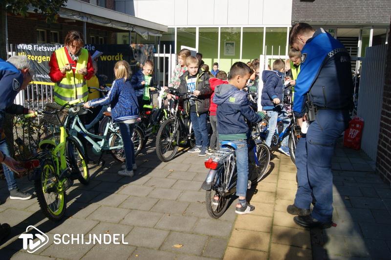 Fietsverlichting02Hoevenbraakokt2019